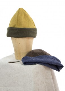 Medieval acorn hat in wool