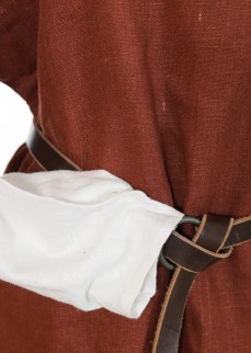 Medieval dress "Lovis" in madder red linen