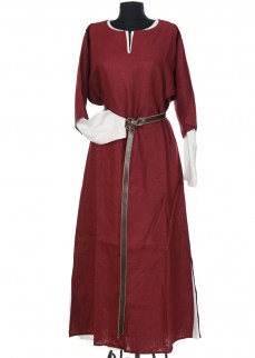 Medieval dress "Lovis" in burgundy linen