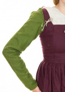 Woolen sleeves for 15th Century dress in olive green twill