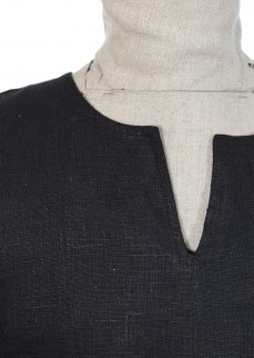 Tunic in black linen