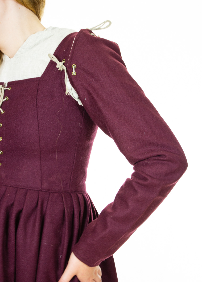 Woolen sleeves for 15th Century dress in burgundy twill