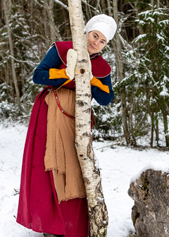 15th century medieval dress